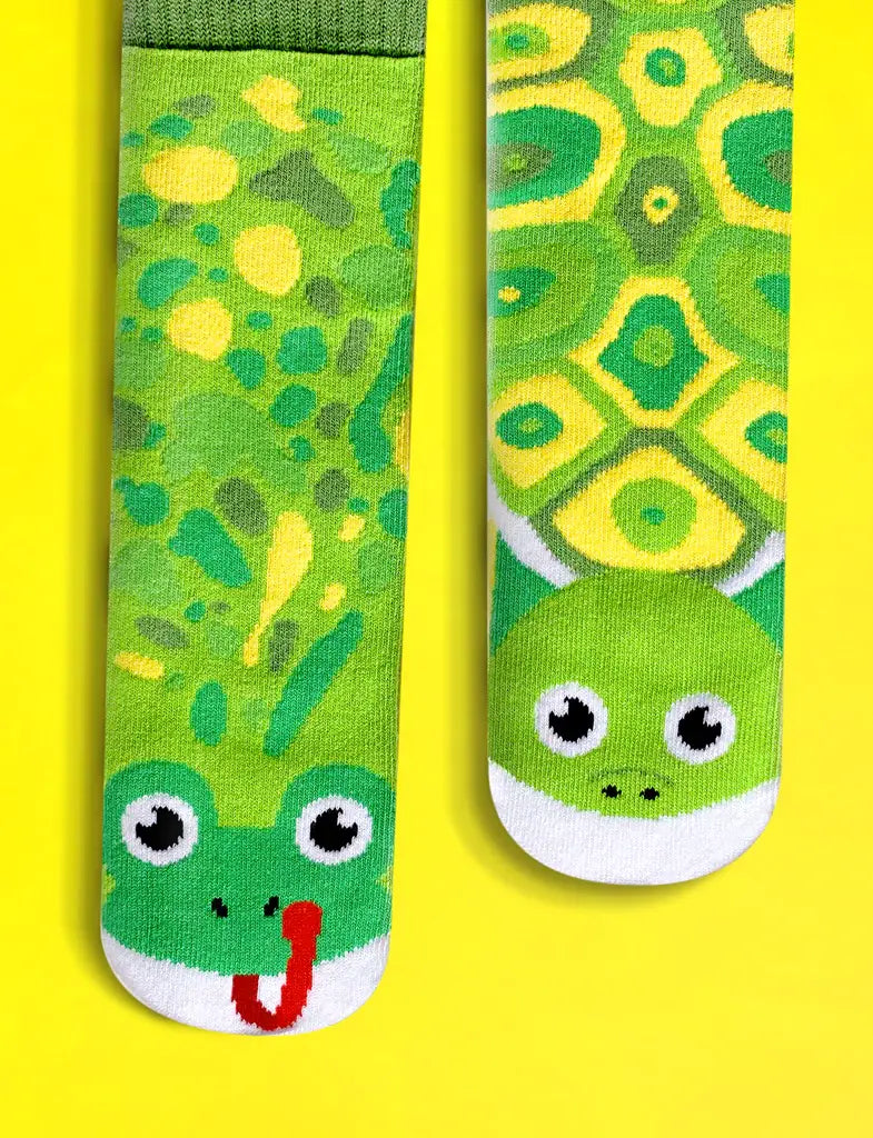 Frog & Turtle Mismatched Non-Slip Kids Socks: KIDS LARGE