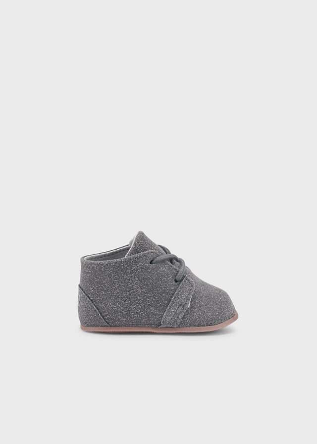 Boot style shoes newborn