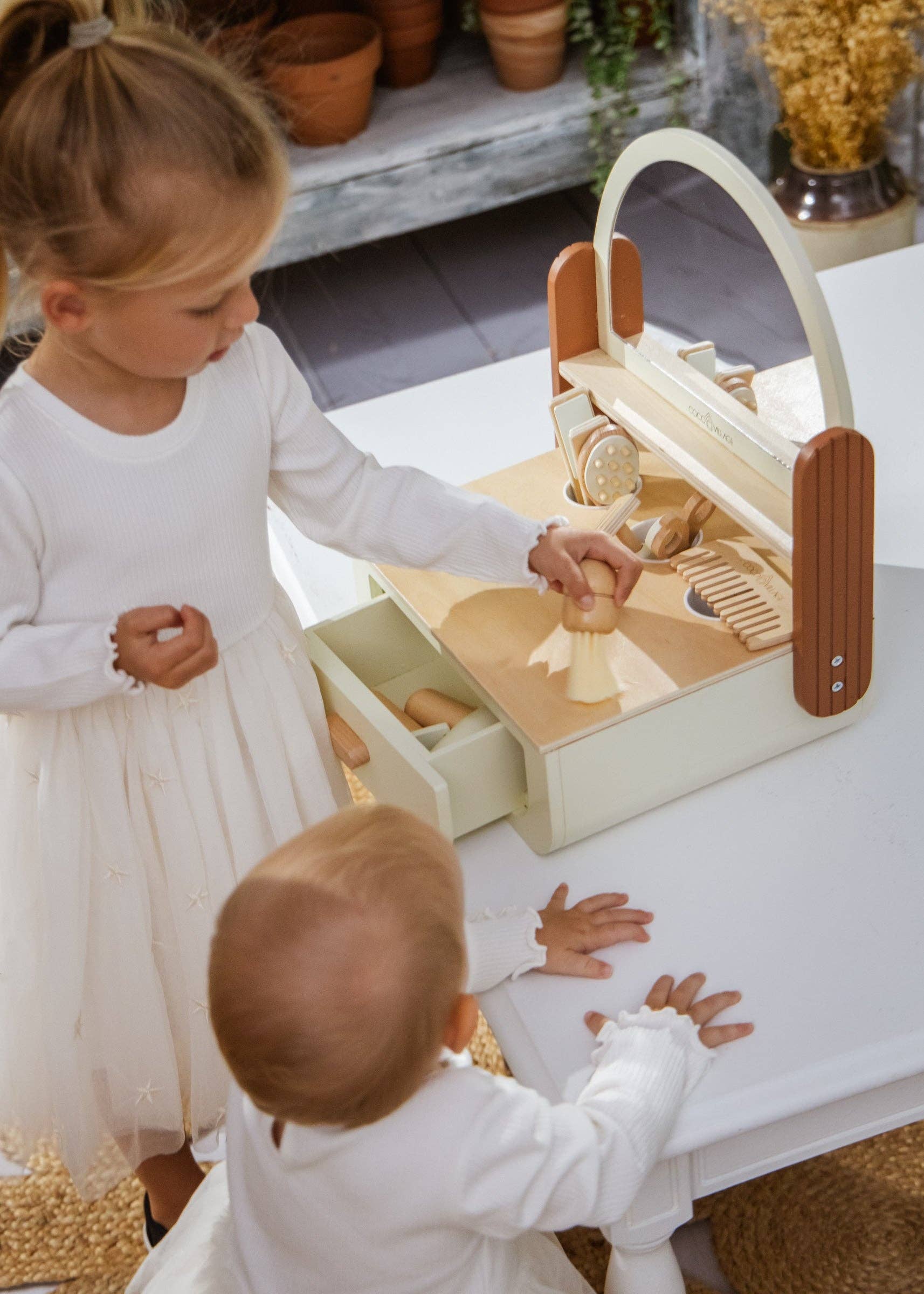 Coco Village - Wooden Beauty Station