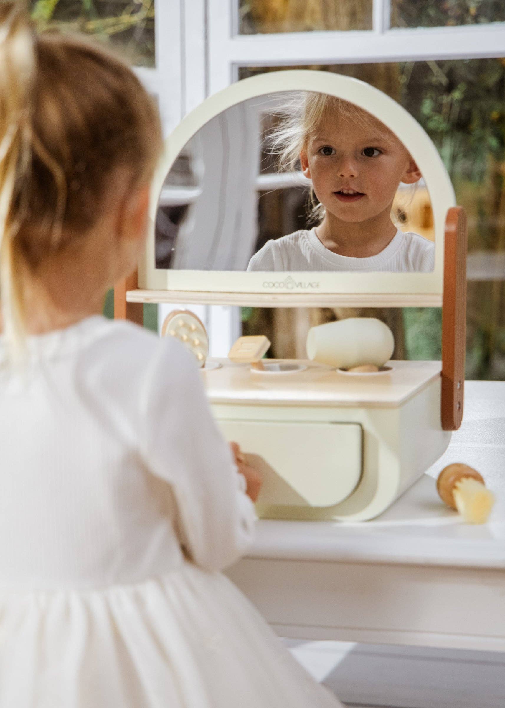 Coco Village - Wooden Beauty Station