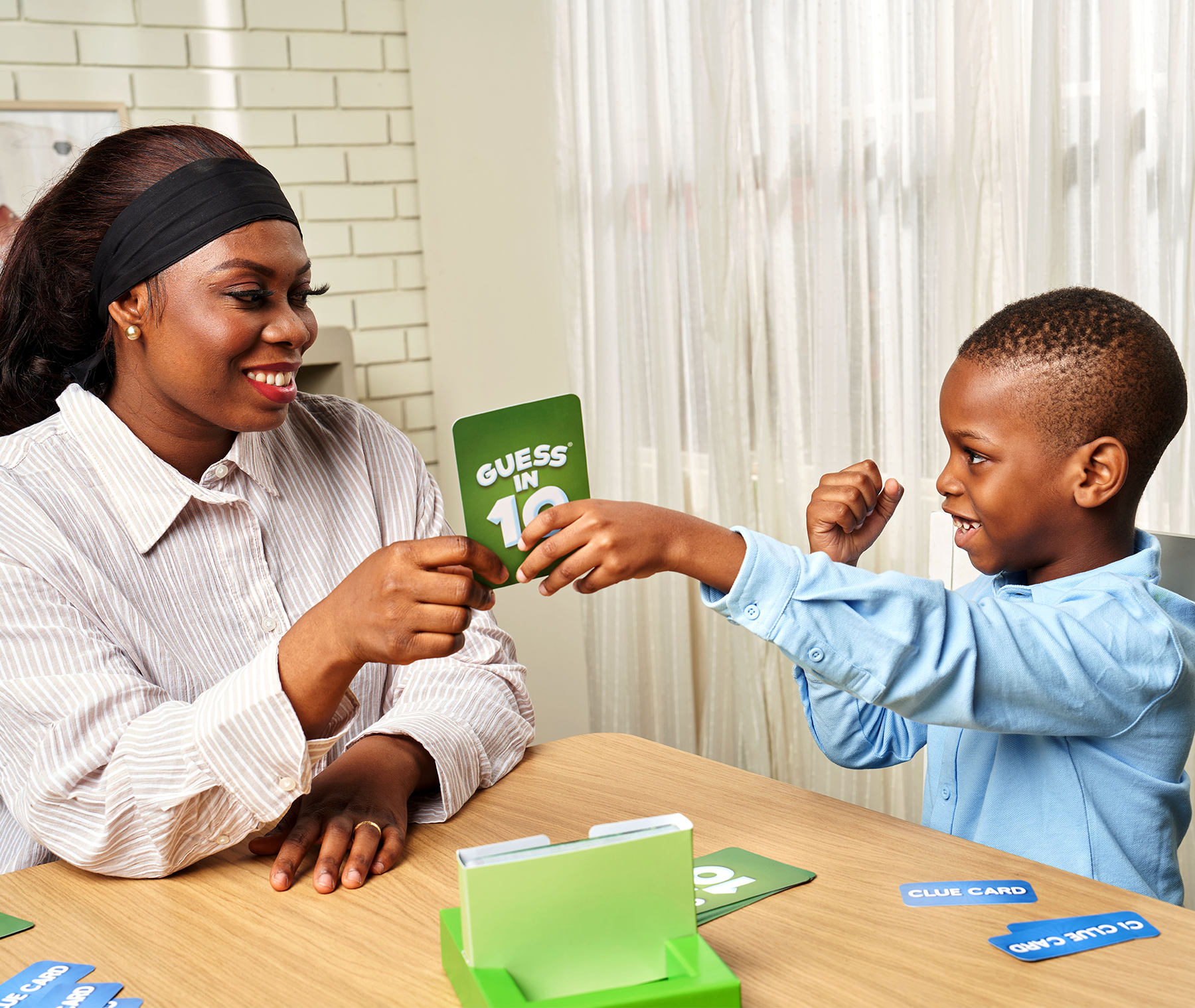 Skillmatics - Skillmatics Guess in 10 World of Animals Card Game