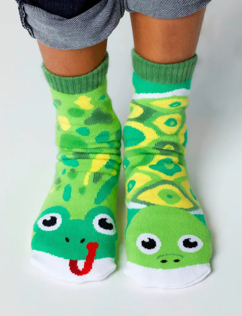 Frog & Turtle Mismatched Non-Slip Kids Socks: KIDS LARGE