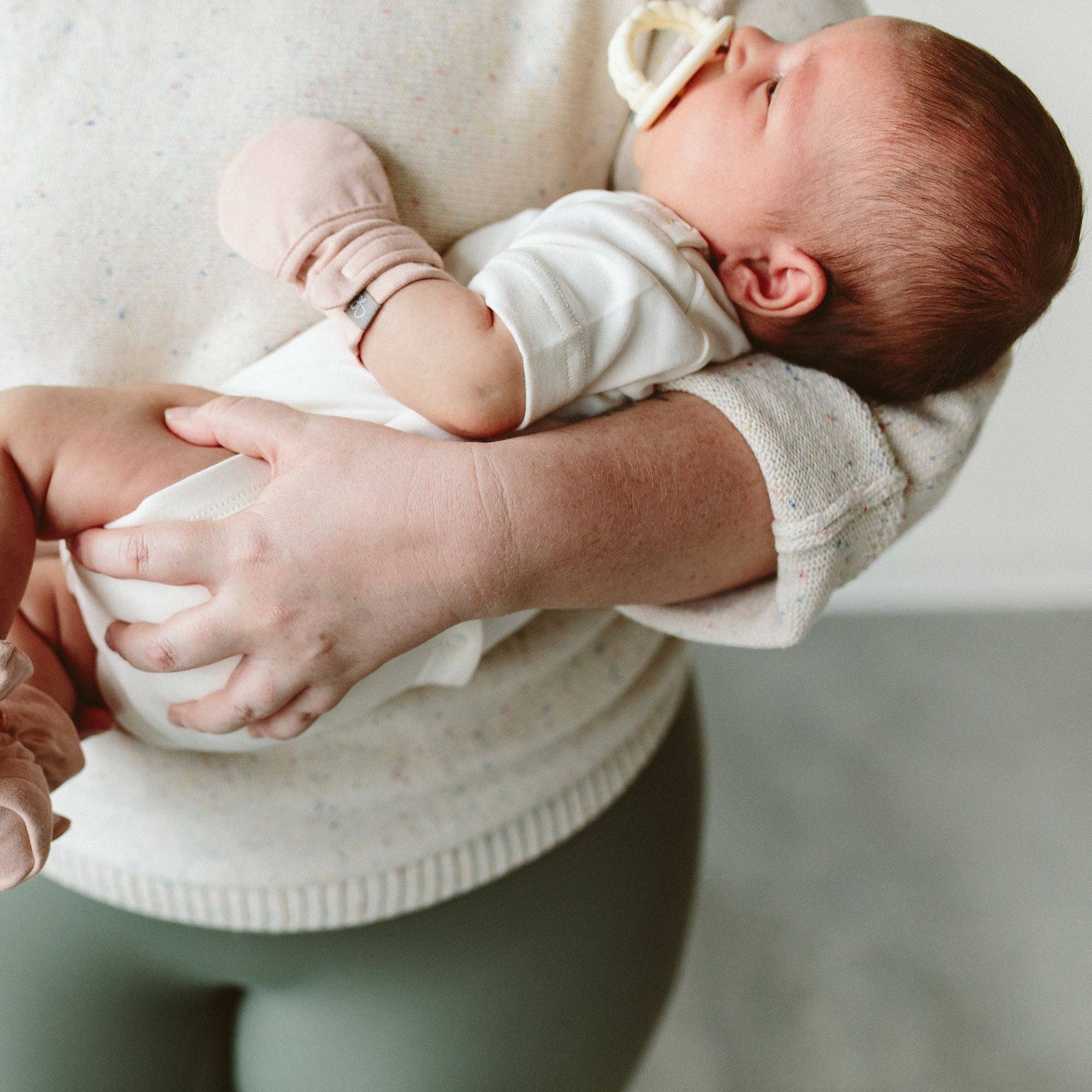 goumikids - Stay On Baby Mitts - Rose: Preemie