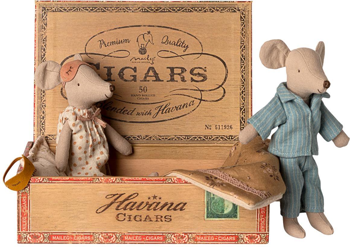 Maileg Mum & Dad in cigarbox