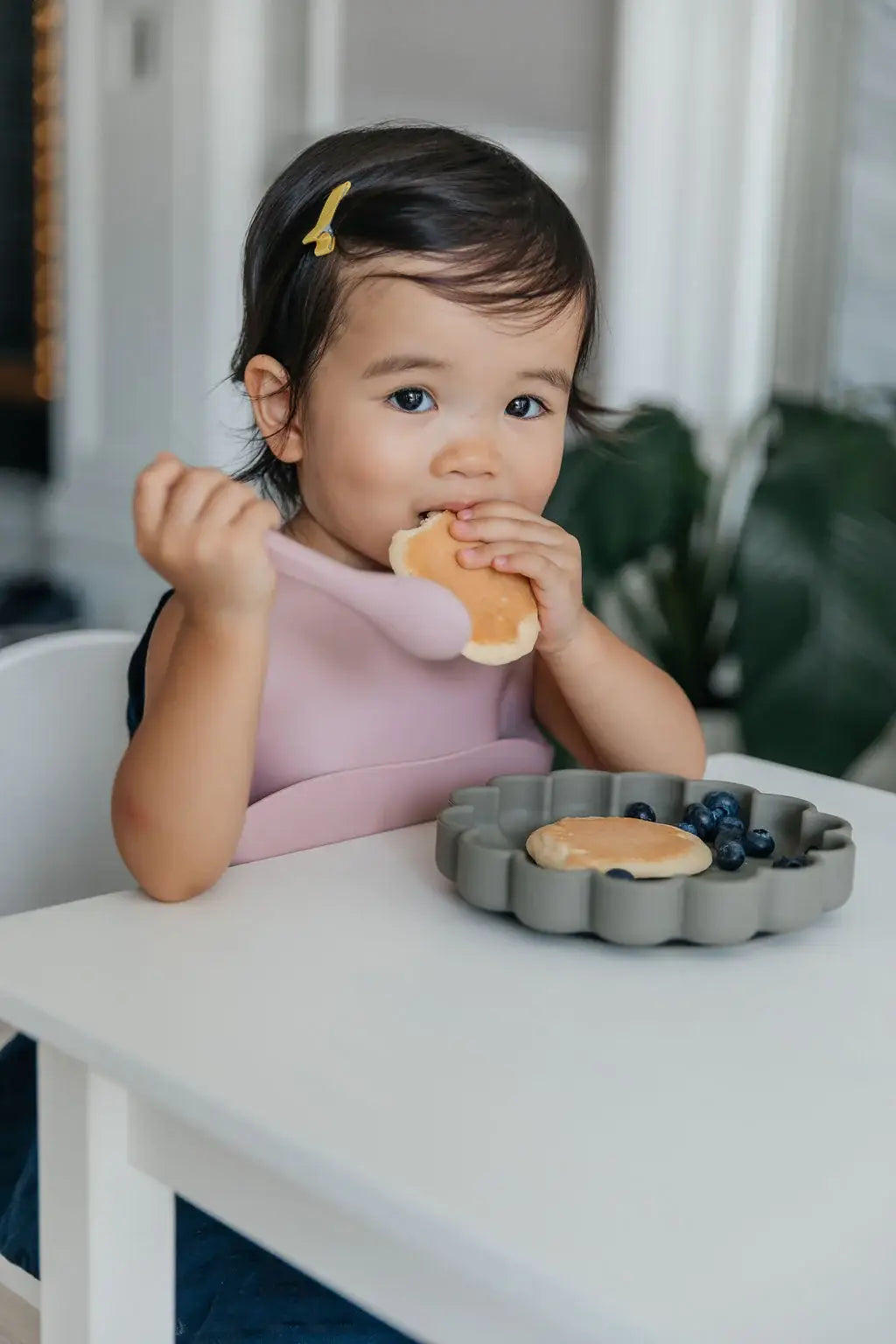 Oalalax Bebe - Silicone Bibs for Babies Toddlers | ecofriendly sustainababl: Latte