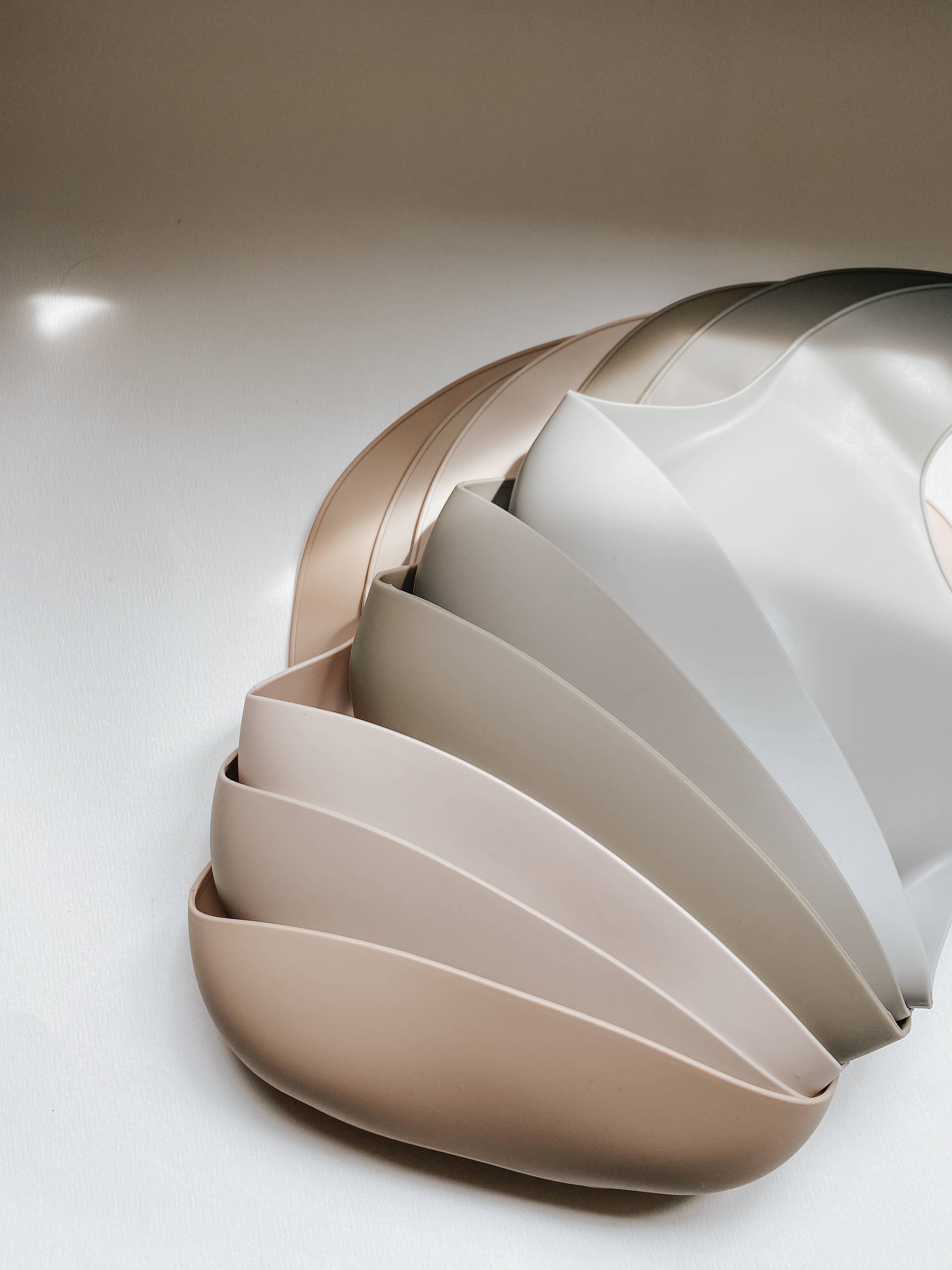 Oalalax Bebe - Silicone Bibs for Babies Toddlers | ecofriendly sustainababl: Latte