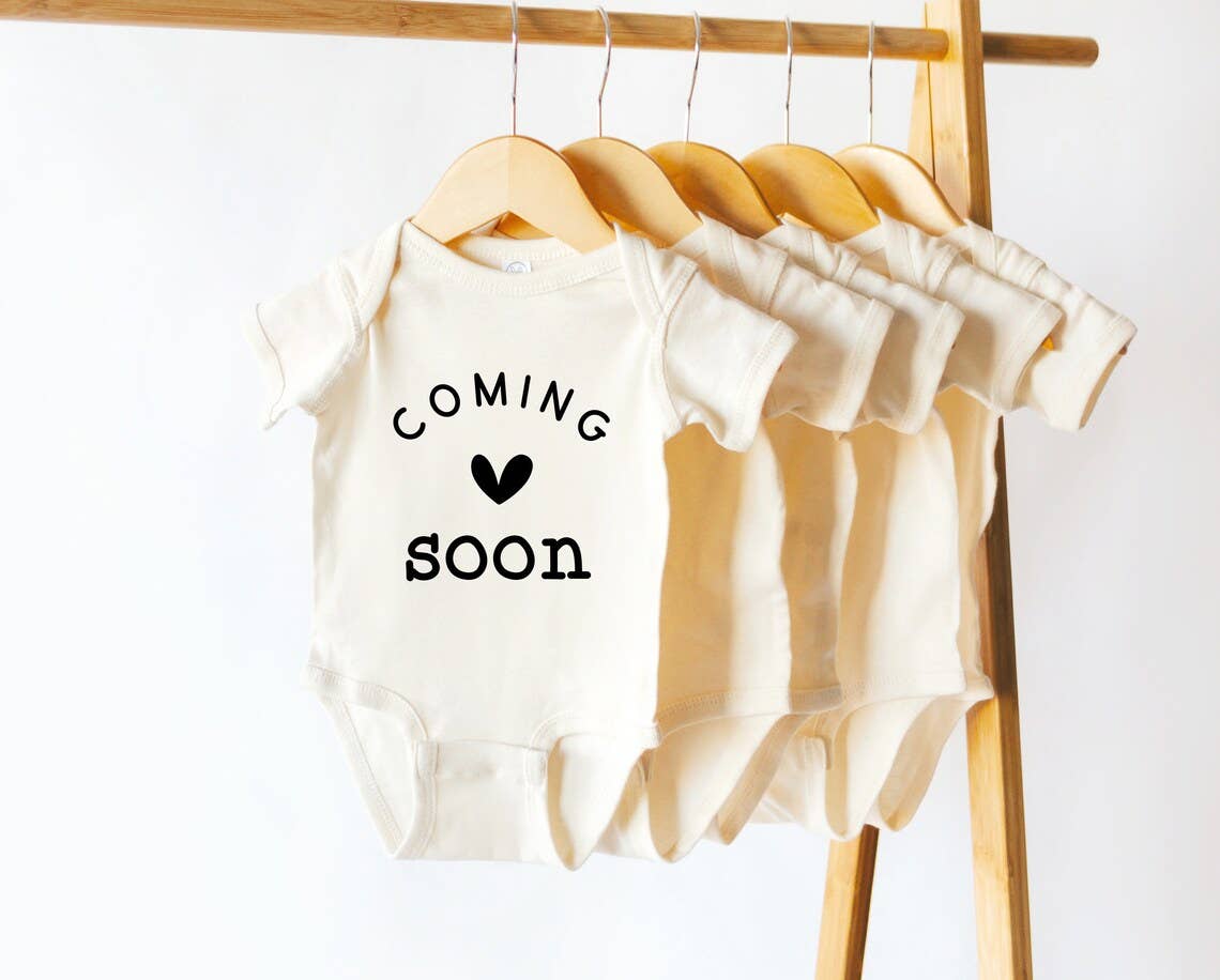 Coming Soon Pregnancy Announcement | Announcement to Family: 0-3 Months / Short