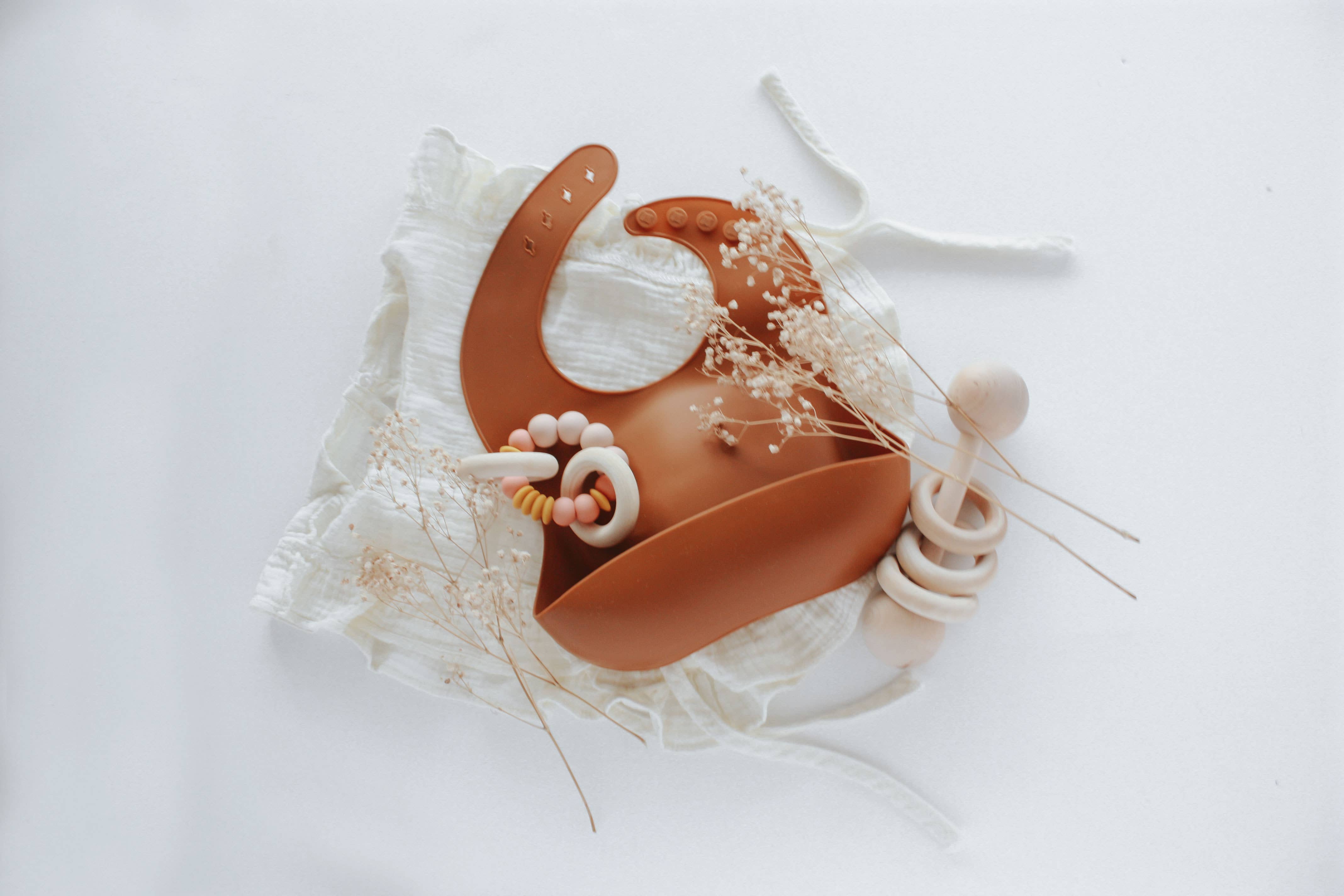 Oalalax Bebe - Silicone Bibs for Babies Toddlers | ecofriendly sustainababl: Latte